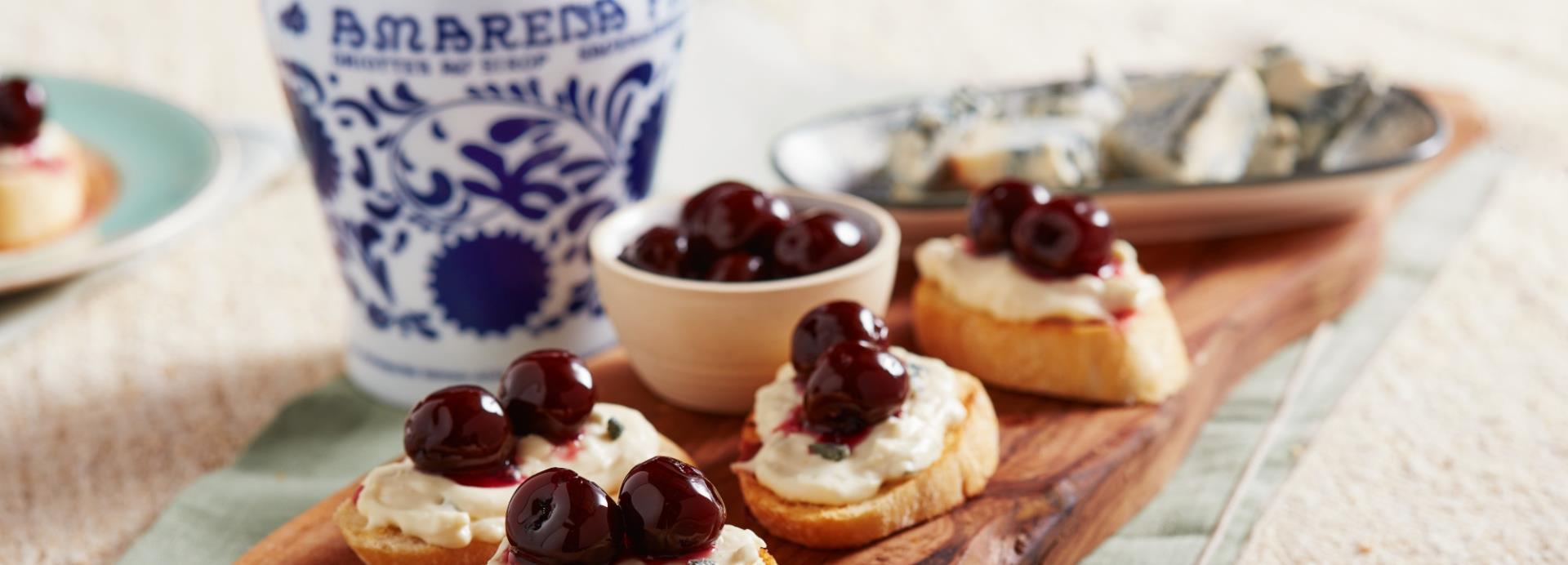 Aperitivo salato speciale con gorgonzola e Amarena Fabbri